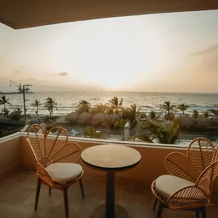 Loa Tolu By Bernalo Hotels Exterior photo